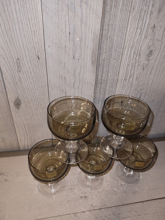 Image 1 of 5 bicchieri vintage con stelo in vetro trasparente fumé, Luminarc, Verrerie d'Arques Francia, anni '70