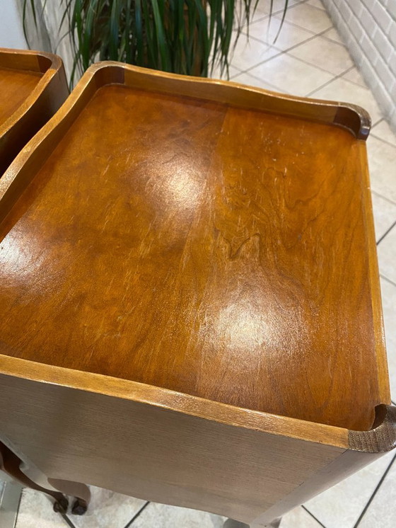 Image 1 of Coppia di comodini in stile Luigi XV con cassetto e nicchia