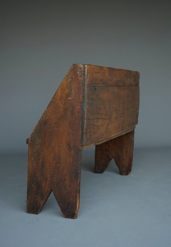 Image 1 of Kleine antike Eichen-Flurbank. Um 18. Jahrhundert.