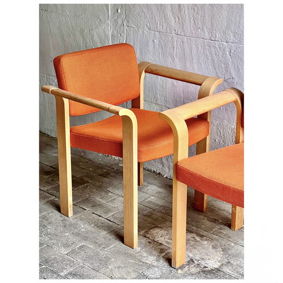 Image 1 of Juego de 2 sillas Magnus Olesen naranjas, Dinamarca, años 70 
