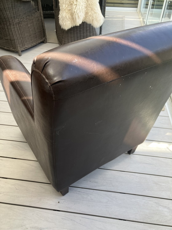 Image 1 of La poltrona in pelle marrone in stile Art Déco