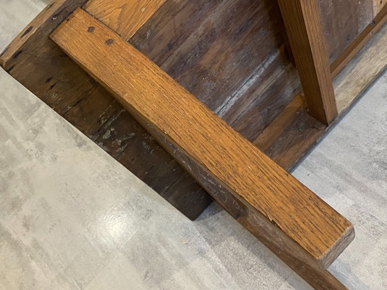 Image 1 of Tavolino rustico da caffè in rovere massello con 1 cassetto, circa 1930