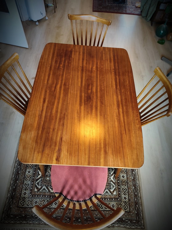 Image 1 of Cuatro sillas de comedor de listones de madera Pastoe