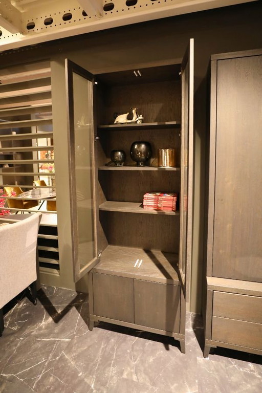 Hofstede Raanhuis Novembre vetrina in rovere M-N90702