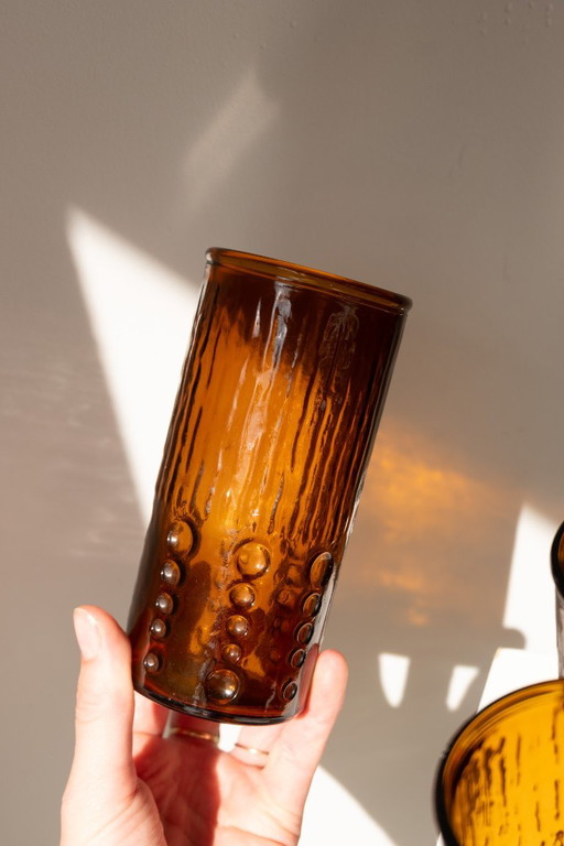 Juego de 6 vasos largos de color ámbar para bebidas, de vidrio prensado. – glazen karaffen, Glass (photo 2 of 6)
