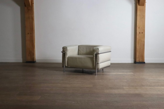 Image 1 of Poltrone Cassina Lc3 di Le Corbusier in pelle color crema, Italia anni '80