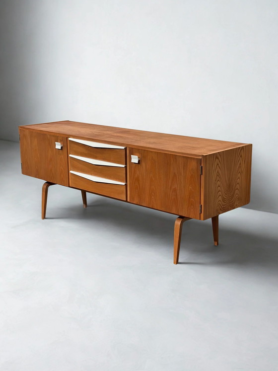 427/K Elm Sideboard for Hellerau – Ehrlich, Plastic, Glass, Modern (photo 3 of 9)
