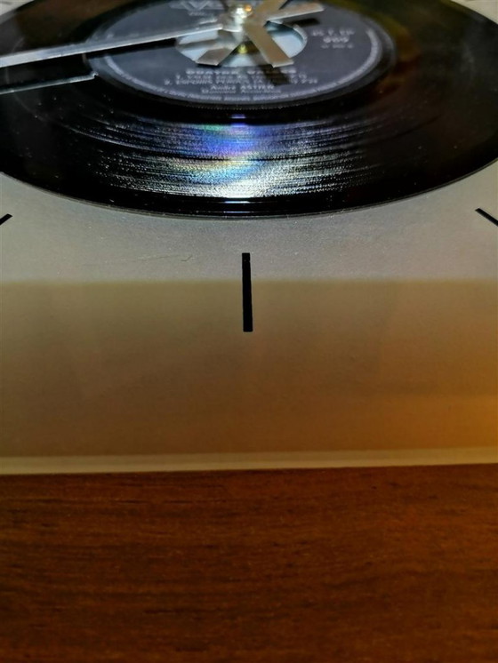 Image 1 of Orologio d'epoca unico / 45 T in vinile / Decorazione originale per la casa