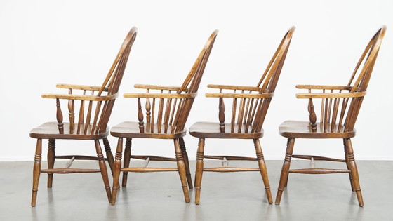 Image 1 of 4x Antike englische Windsor Stühle aus dem 19. Jahrhundert aus Ulmenholz