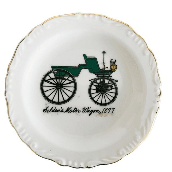 Image 1 of Set vintage di piattini e sottobicchieri in porcellana con decorazioni di auto d'epoca, anni '60.