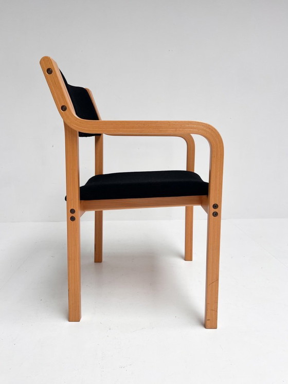 Image 1 of Ensemble de 8 chaises de design scandinave par PO Korhonen, années 1980
