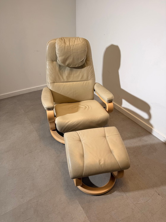 Sillón reclinable Himolla con otomana – Sillones reclinables (photo 5 of 6)