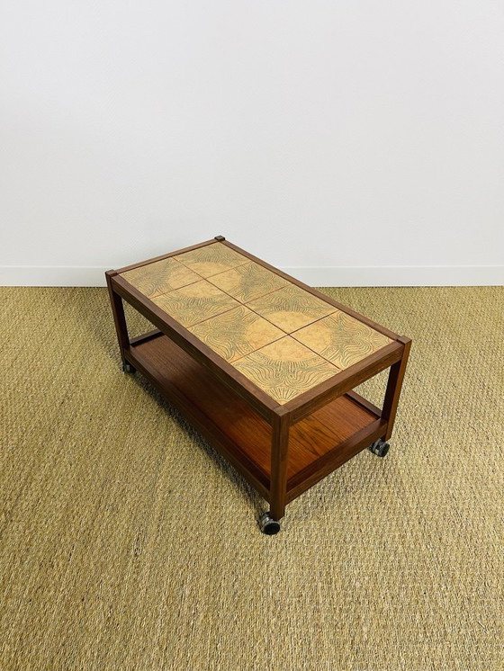 Image 1 of Table basse vintage en teck et céramique à roulettes, 1960