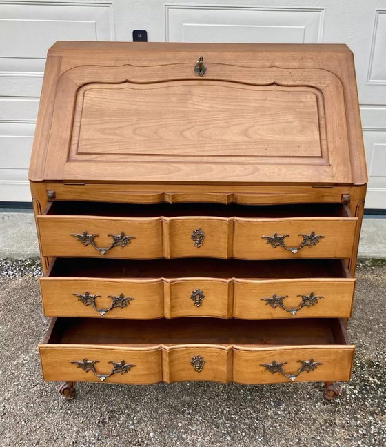 Image 1 of Scrivania/scrivania in stile Luigi XV con parte anteriore inclinata e piano arrotondato