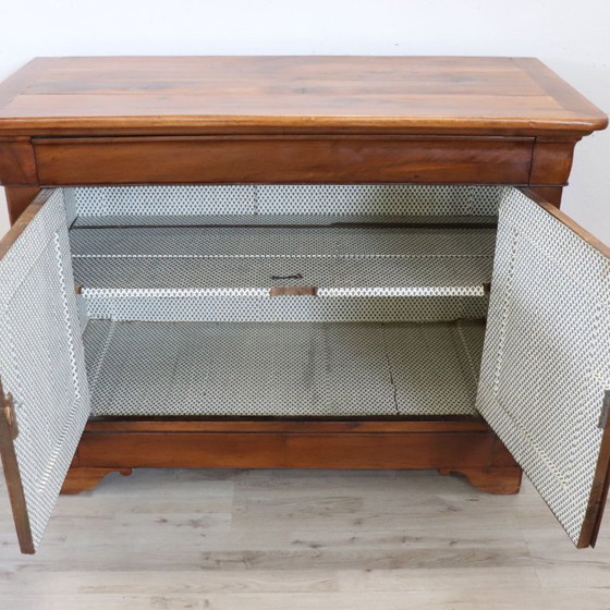 Image 1 of Antiek dressoir van massief walnotenhout, Italië, 19e eeuw.
