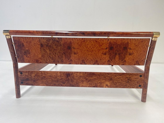 Image 1 of Cadre de lit vintage italien moderne en bois de ronce