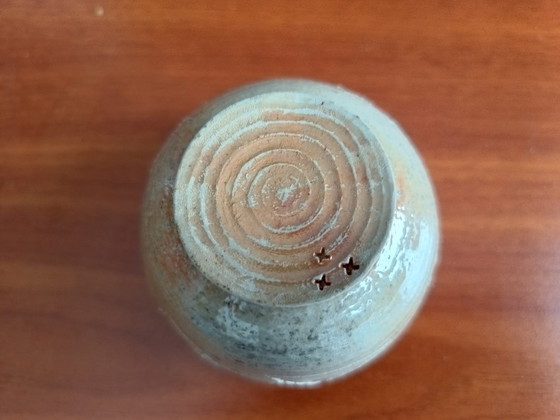 Image 1 of Yunomi Chawan, tazza da tè con decorazioni intagliate, marchio di ceramica artigianale