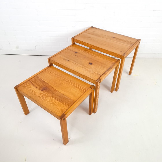 Image 1 of Vintage mimiset bijzettafels grenenhout jaren 70