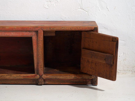 Antikes bemaltes niedriges Sideboard aus Kiefernholz - China, ca. 1930 – Iron (photo 37 of 40)