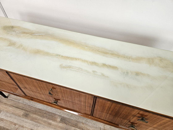1960s Mid-Century Notenhouten Ladekasten Met Glazen Bovenblad – Wood (photo 7 of 26)