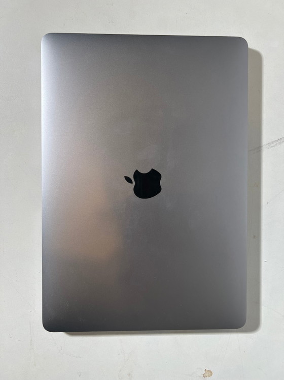Apple MacBook Pro 13” M1 (2020) – Space Grey / Silver (photo 4 of 6)