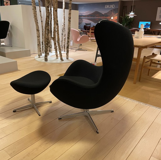 Fritz Hansen Egg armchair with ottoman