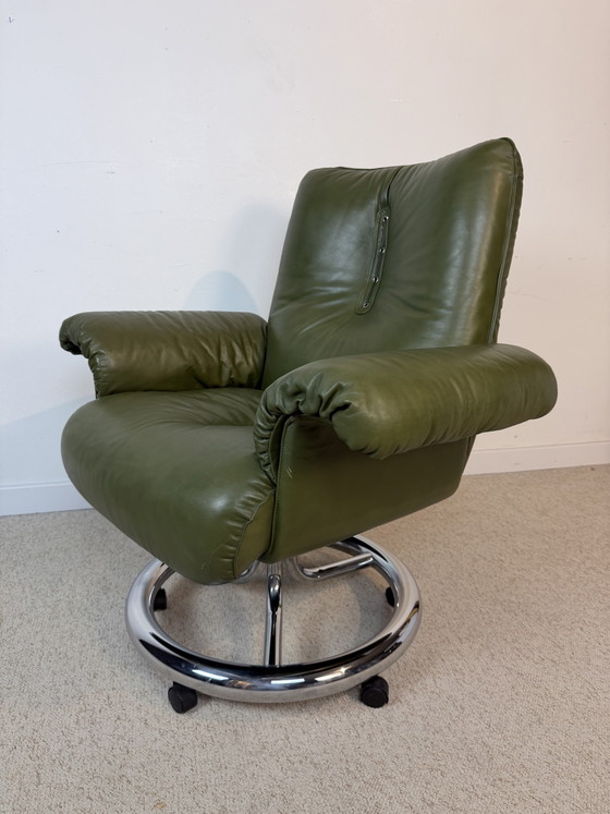 Image 1 of Poltrona lounge vintage in pelle verde – stile Tucroma