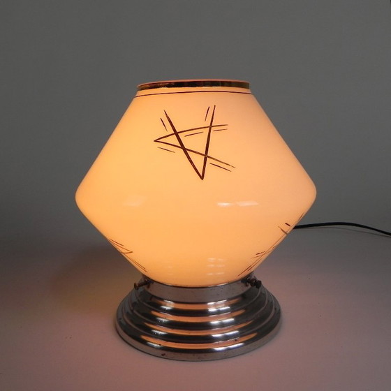 Lámpara de techo Art Déco con pantalla de cristal y adornos dorados, década de 1930. – Plafones, Glass (photo 7 of 9)