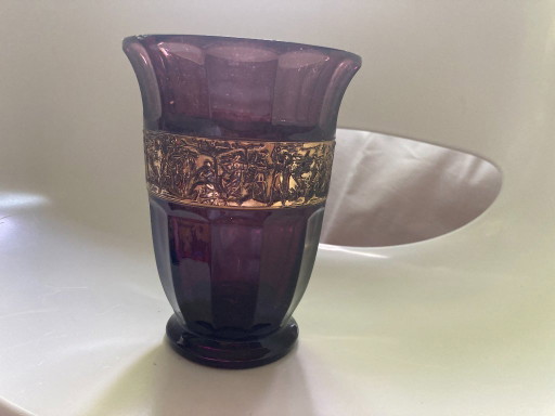 Amethyst Vase Art Decó mit vergoldetem Fries von Walther-Glas