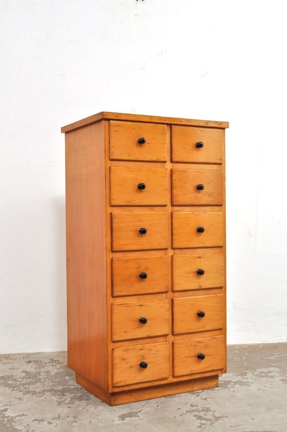 Image 1 of Vintage schoolkast/ ladekast in beukenhout, jaren 50