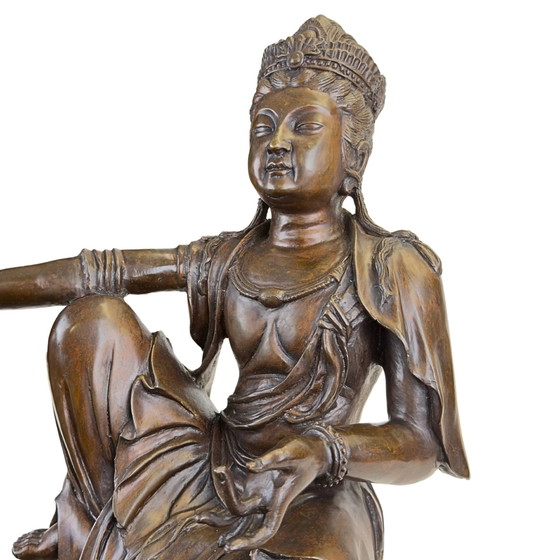 Monumentale Statua Antica Francese in Bronzo di Guanyin "Monet" – Unico Angolo-Sitter Stile Reale Alto (57 (photo 9 of 11)