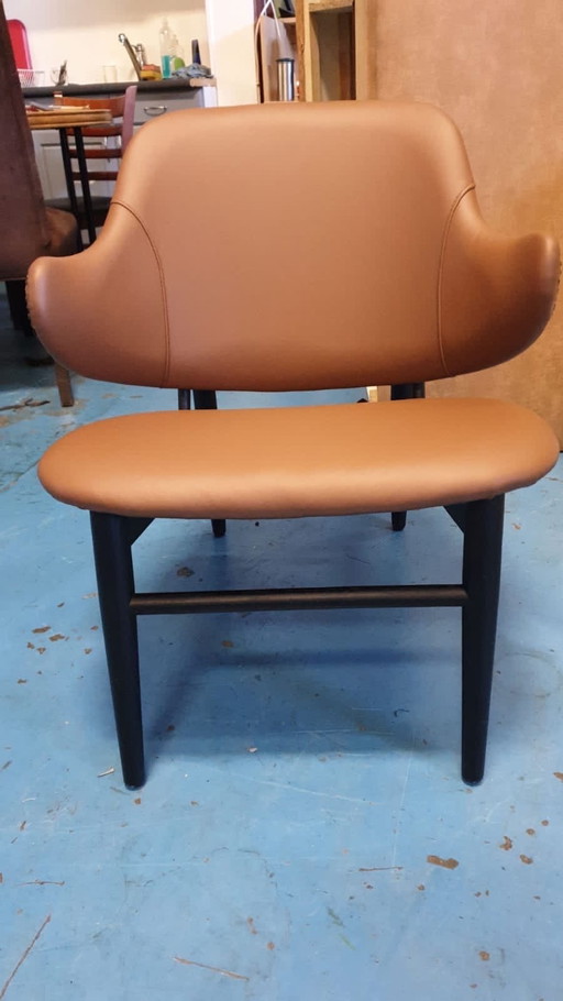 Replica della sedia Shell, design danese di Ib Kofod-Larsen, come nuova.