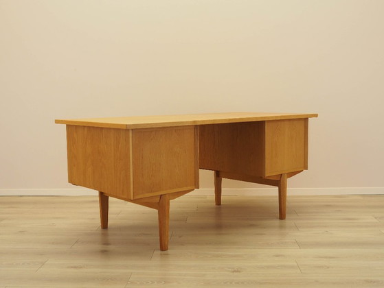 Image 1 of Escritorio de roble, diseño danés, años 60, diseñador: Henning Kjærnulf