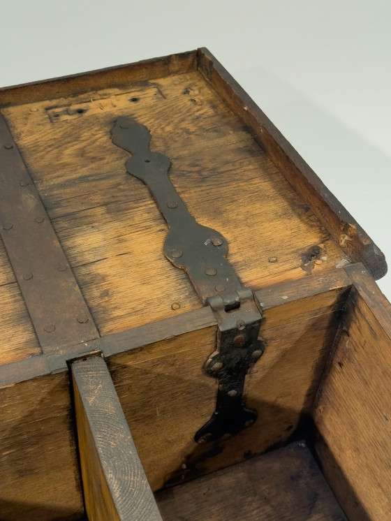 Image 1 of Cassapanca portavalori del XVIII secolo, circa 1750