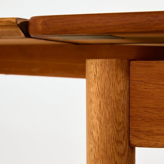 Image 1 of MK11104 Table de salle à manger restaurée en teck et chêne