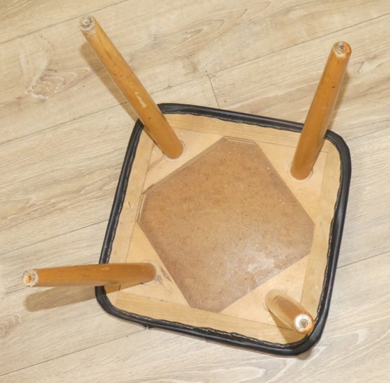 Image 1 of Tabouret des années 1950 à ressorts en bois bleu clair fifties classique rétro rockabilly cocktail