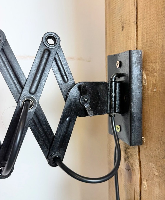 Image 1 of Lámpara de pared industrial de tijera negra, años 50