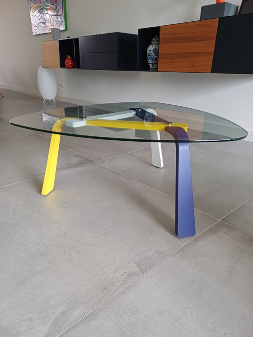 Leolux iris coffee table 88x39 cm