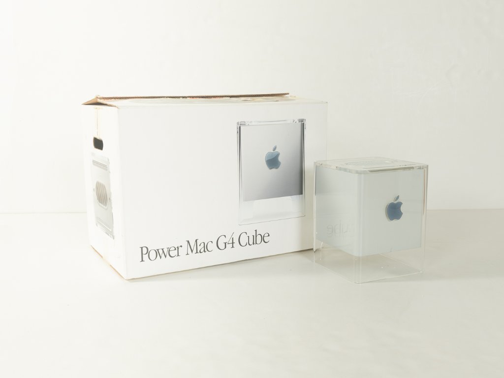 Power Mac G4 Cube & 17