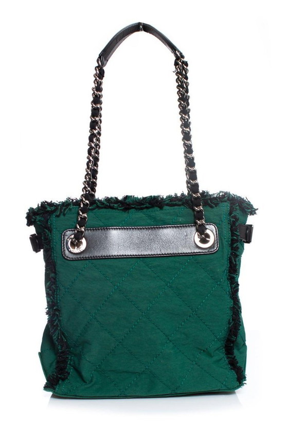 Image 1 of Borsa Chanel in tela trapuntata verde