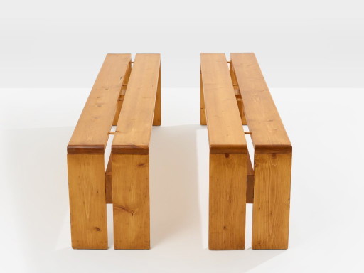 Panche in pino di Charlotte Perriand Les Arcs, anni '70