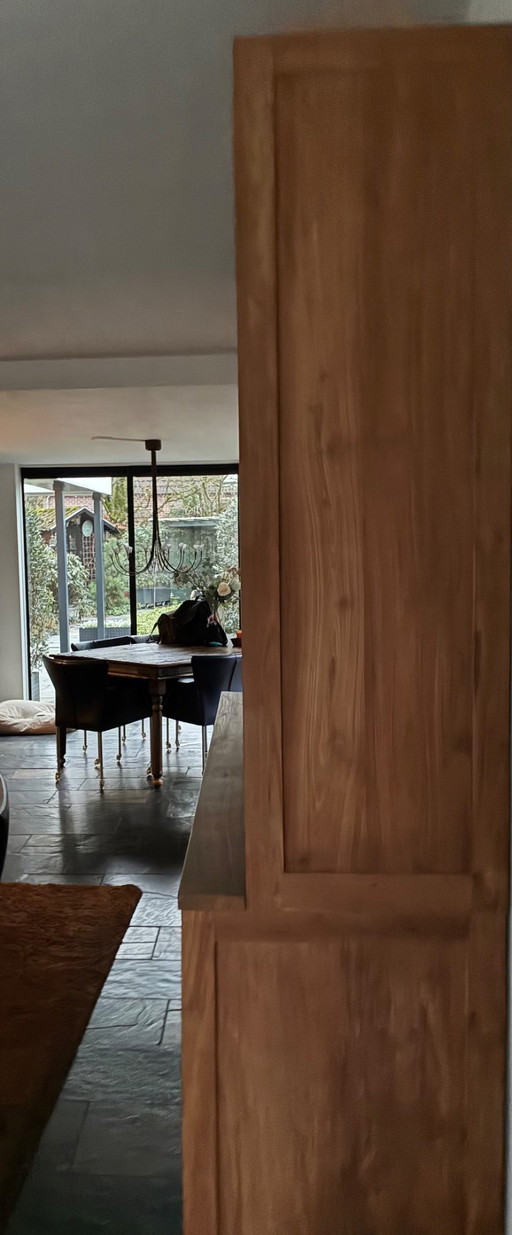 Preciosa vitrina de teca