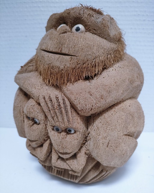 beeld apen familie kokosnoot vintage