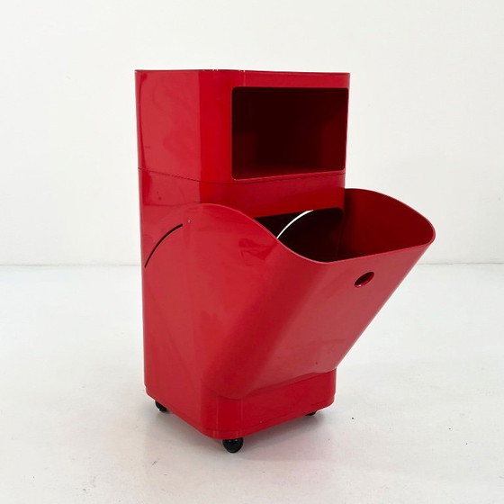 Image 1 of Rode wasmand en opbergmeubel van Anna Castelli voor Kartell, jaren 70.