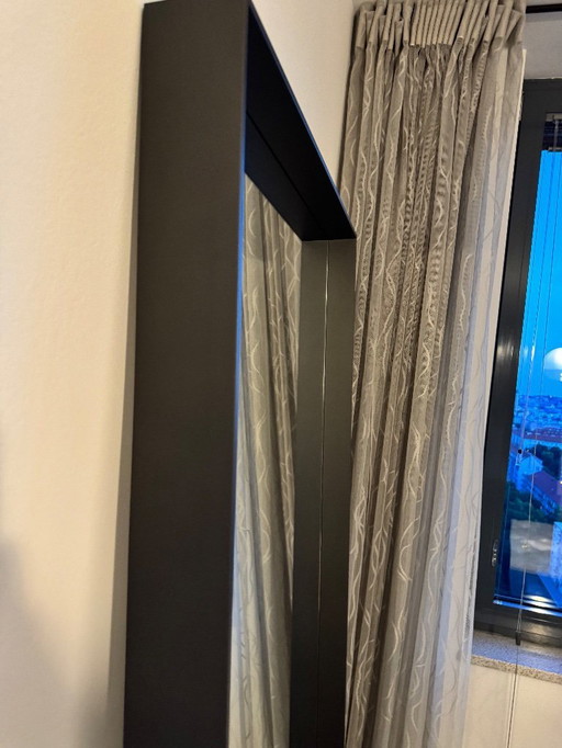 Poliform Sara Mirror - design by Flavianno Capriotti