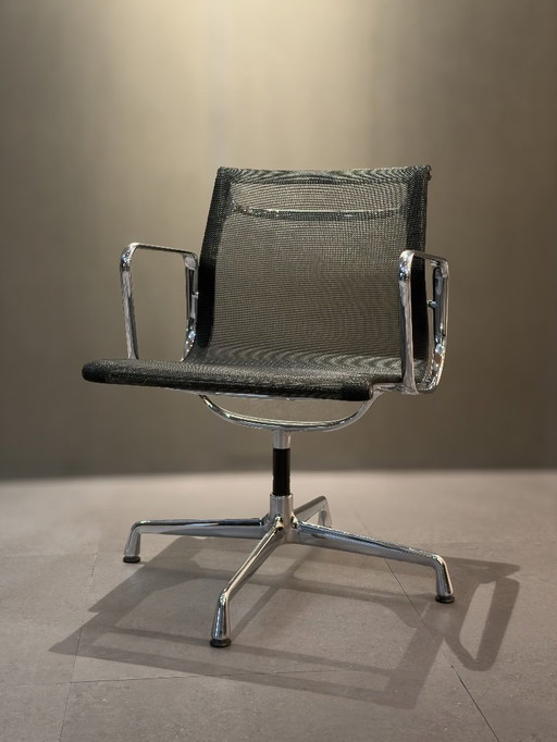 20 chaises Vitra Eames EA 108 – Toile noire / Structure chromée