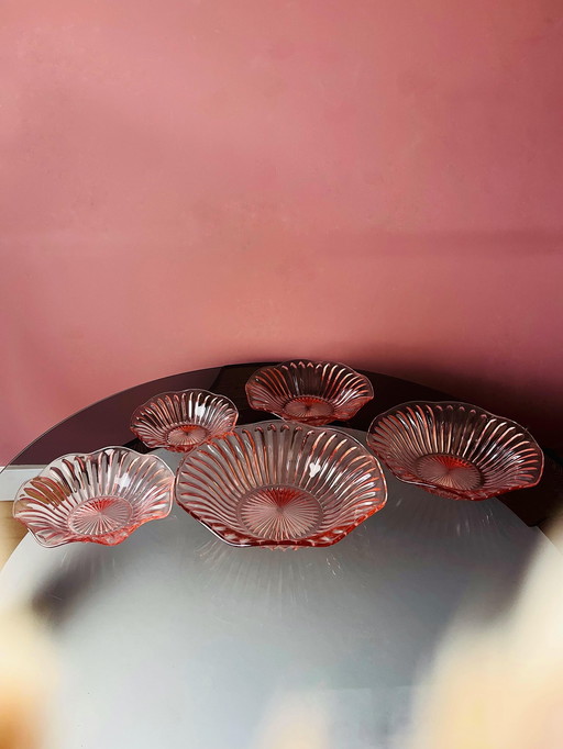 UNIQUE VINTAGE PINK PRESSED GLASS BOWL SET
