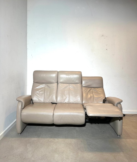 Conjunto de sofás de cuero Musterring – Función de relajación eléctrica – 2 plazas y 3 plazas – Loveseat (photo 5 of 7)