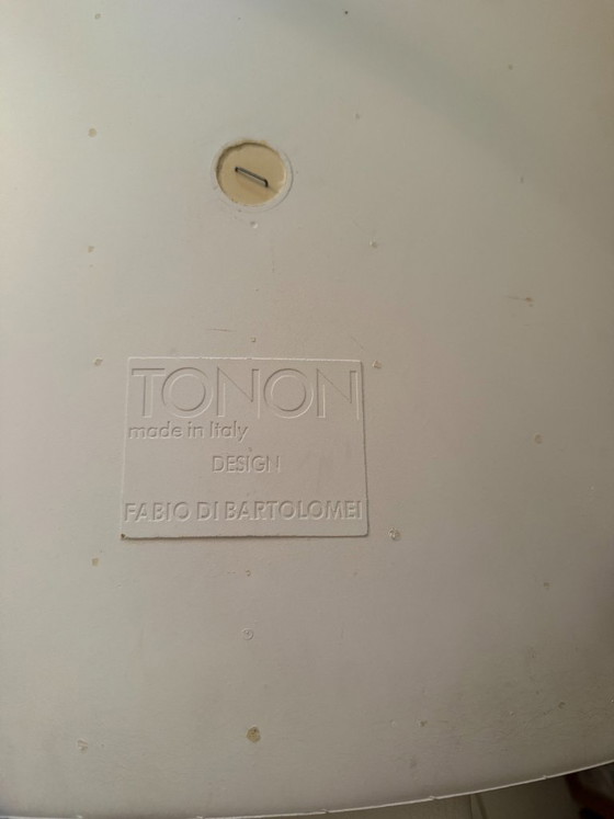 Set di quattro Sedie da pranzo con intaglio quadrato, Tonon, Plastica, Metallo, Crema, Modern (foto 8 di 8)