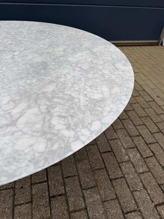 Image 1 of Original round Knoll Tulip dining table (152cm) Carrara marble NEW CONDITION!!